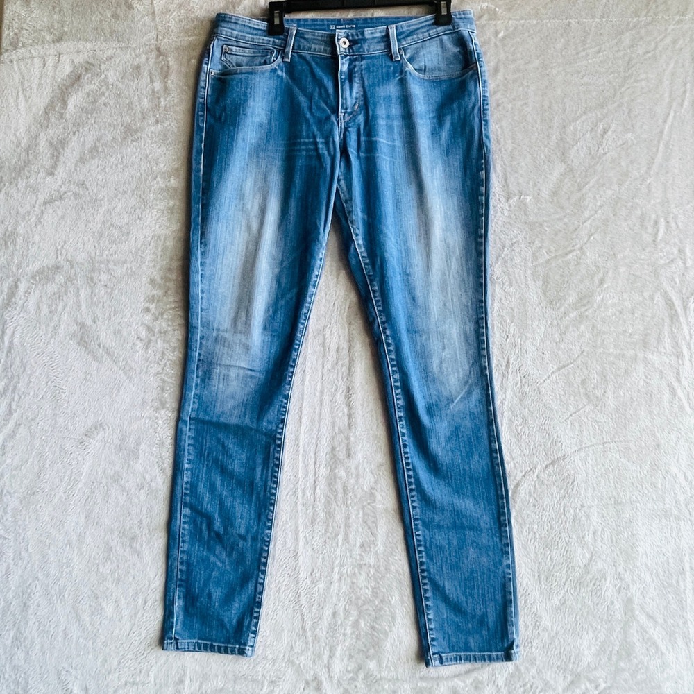Levis Jeans Womens 32x34 Demi Curve ID Slim Blue Medium Wash Long Stretch Denim